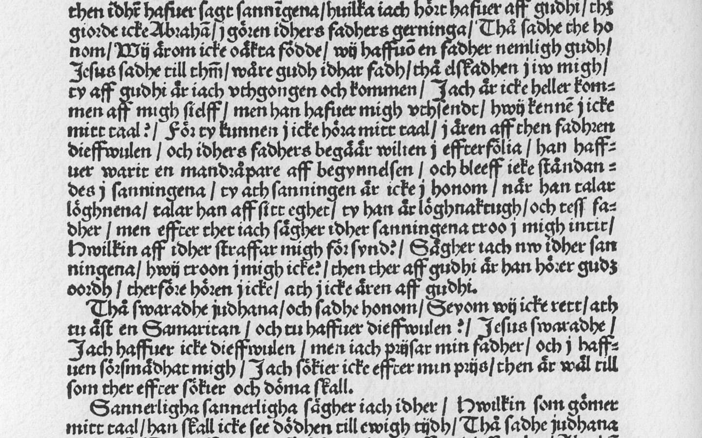 Svart gammaldags tryckt text på ljust papper, med orden "Thå sadhe" och "Thå swaradhe"